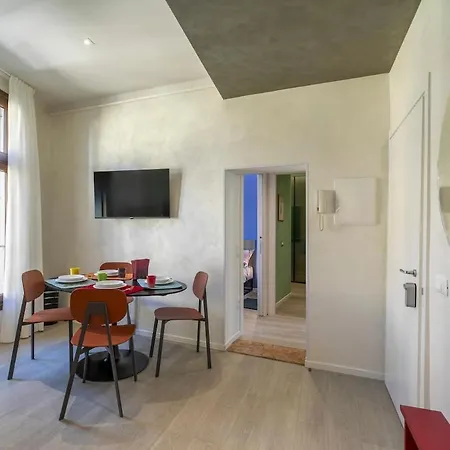 Colore & Design - A Due Passi Piazza Delle Erbe Apartment