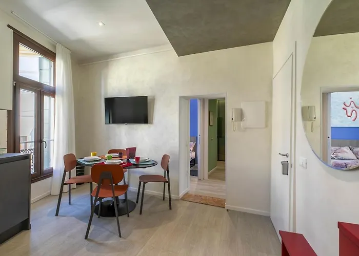 Colore & Design - A Due Passi Piazza Delle Erbe Apartment