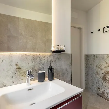 Apartment Colore & Design - Con 2 A Due Passi Da Piazza Dell' Orologio