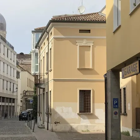 Colore & Design - A Due Passi Piazza Delle Erbe Appartement *