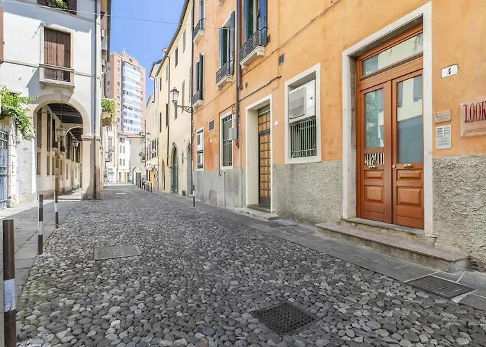 Colore & Design - A Due Passi Piazza Delle Erbe Apartament *