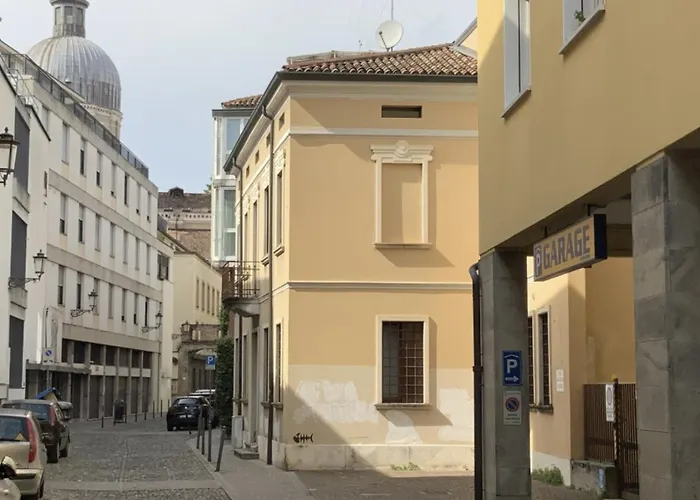 Colore & Design - A Due Passi Piazza Delle Erbe Appartement *